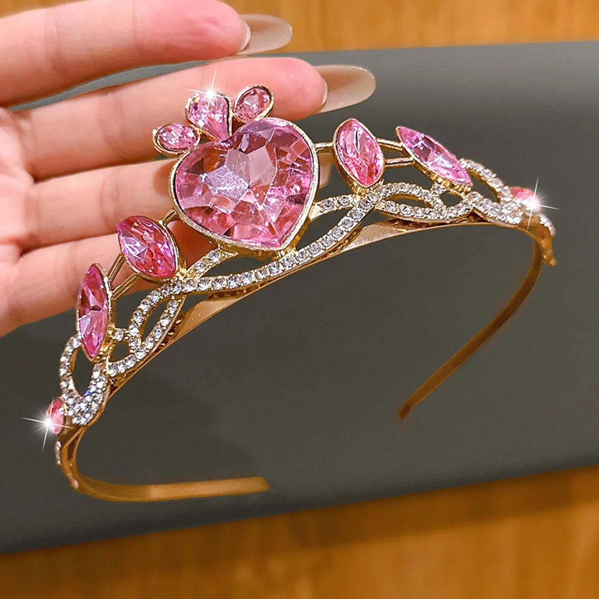 1, rosa herzförmige Krone, hochwertiges und stimmungsvolles Geburtstagskronen-Stirnband, vielseitiges Haar-Accessoire, geeignet für den täglichen Gebrauch