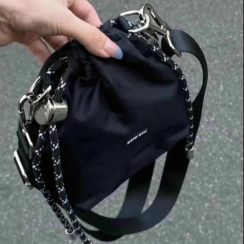 Chain Unique Travel Accessories Portable Drawstring Bucket Bag Fashion Single Shoulder Diagonal Nylon Bag Small Bag