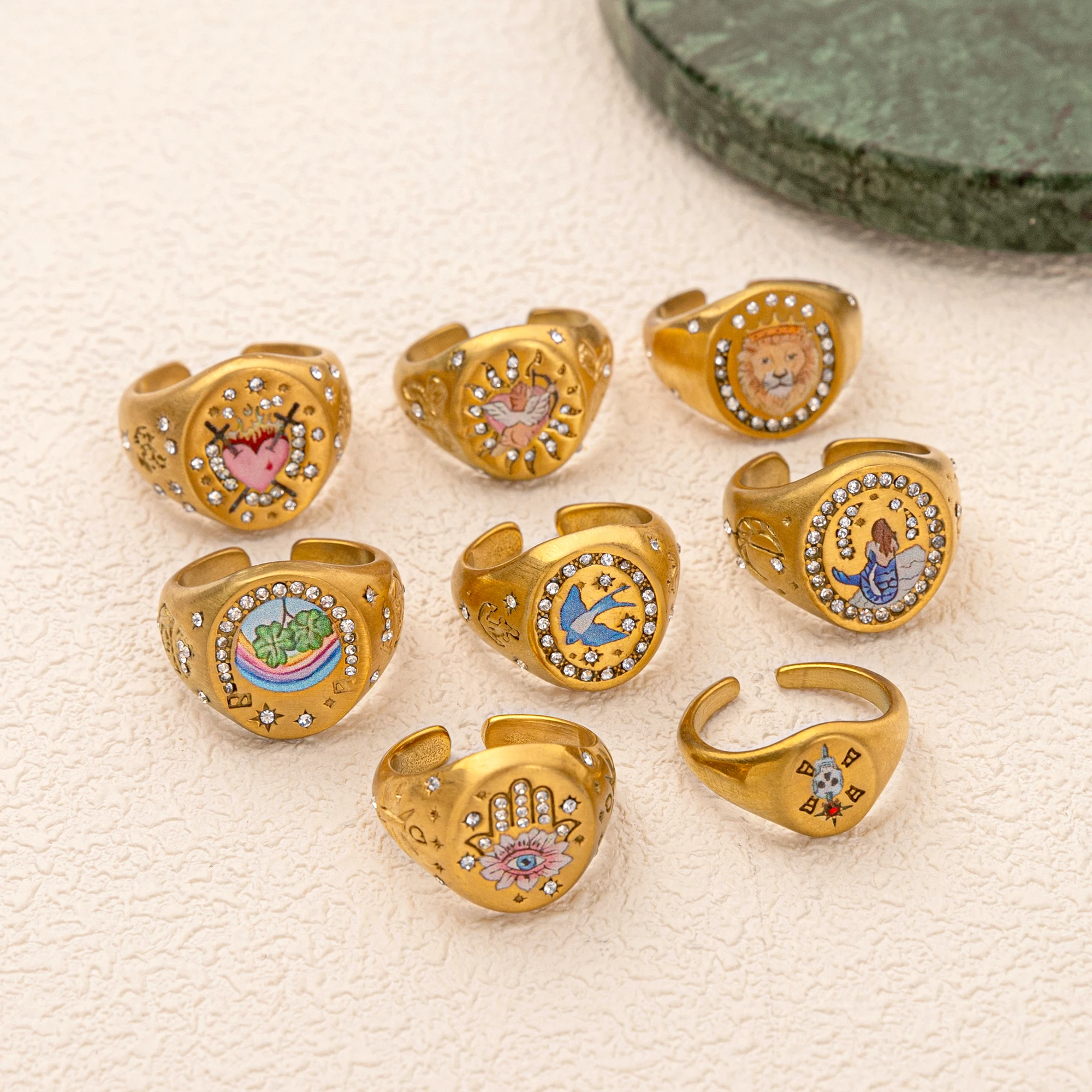 

Stainless steel fashionable and popular Valentine's Day lion mermaid love painted ring with gold plating and color preservation