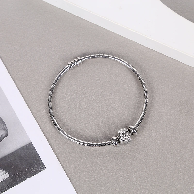 Fashion Simple Wear Resistant Jewelry Women\'s Metal Snake Chain Elastic Waterproof Magnet Self-priming Stainless Steel Bracelets