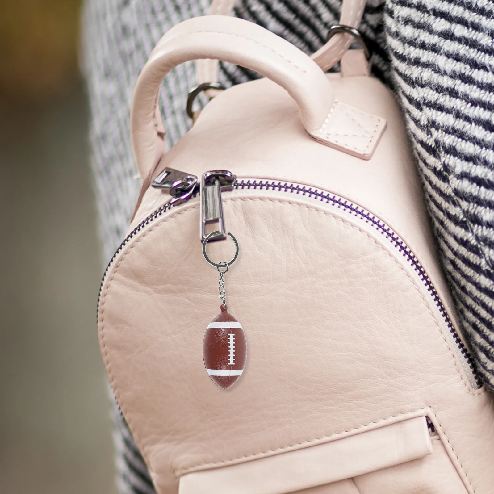 

4 шт. светящиеся брелки светящиеся брелоки для регби футбольные фанаты поделки спортивные цепочки пластиковые подарки брелок подарки командные сувениры