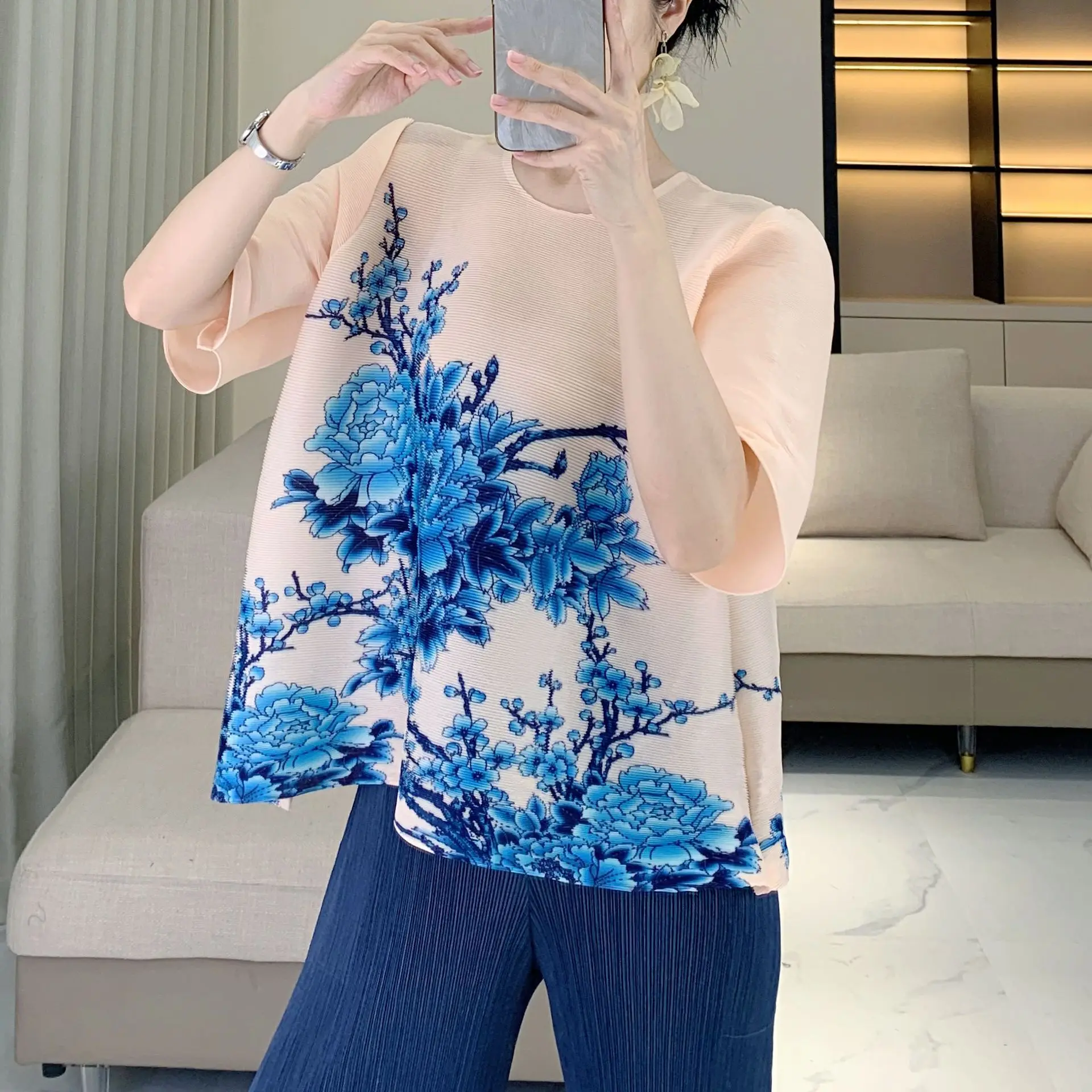

Miyake Style Fashionable Summer Mother Outfit Loose Casual Short-sleeved Top Versatile Printed Fashionable Women's New T-shirt