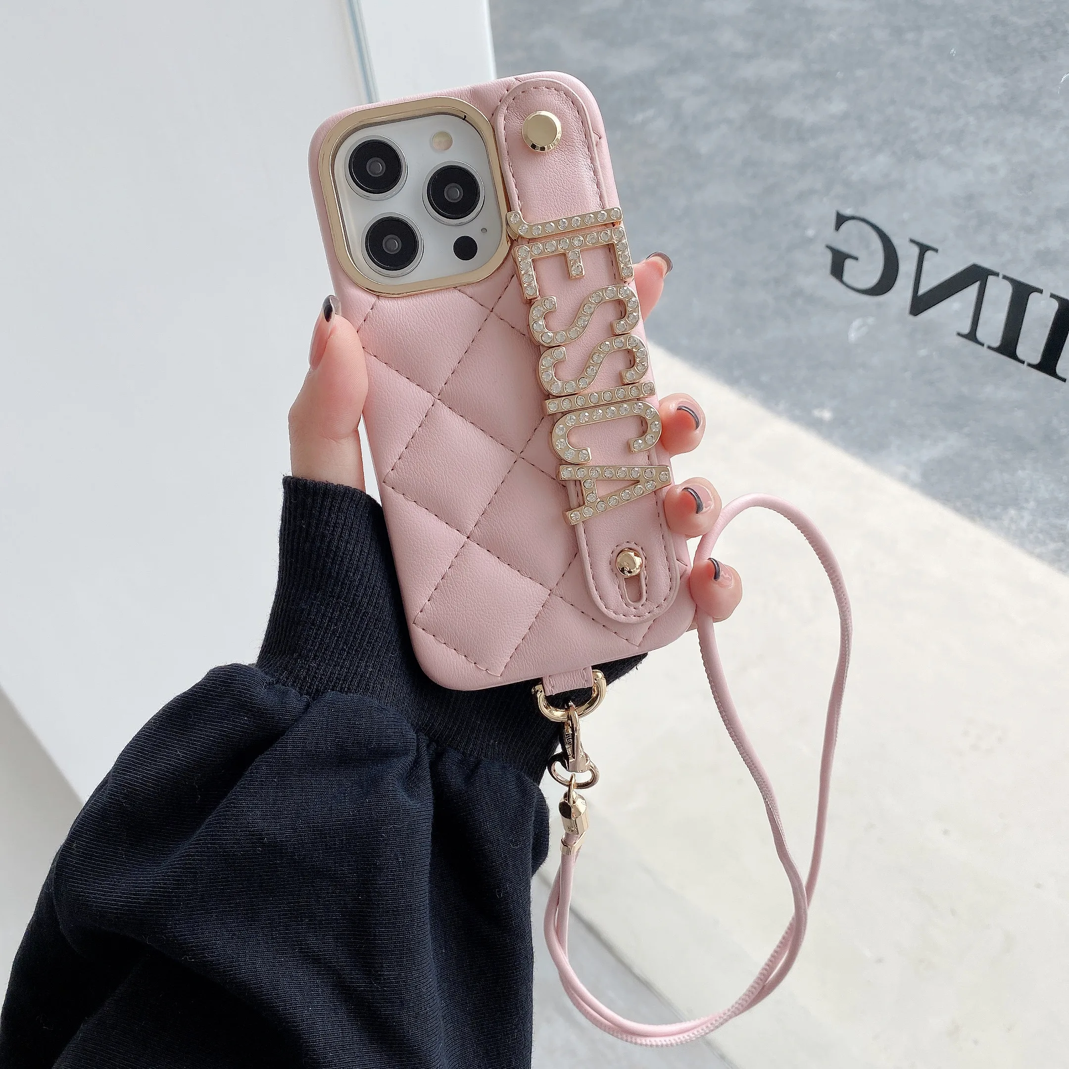 Customized Leather Phone Case Wristband Letter Name for iPhone11 12 13 14 15Promax 16ProMax 15 16Plus CrossbodyLanyard Case