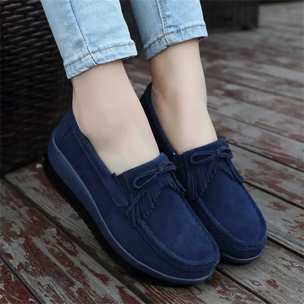 Tassel 35-40 Sneakers Designer Flats Women\'s Skateboard Shoes Women 2024 Sports Special Use Joggings Classic Luxe Excercise