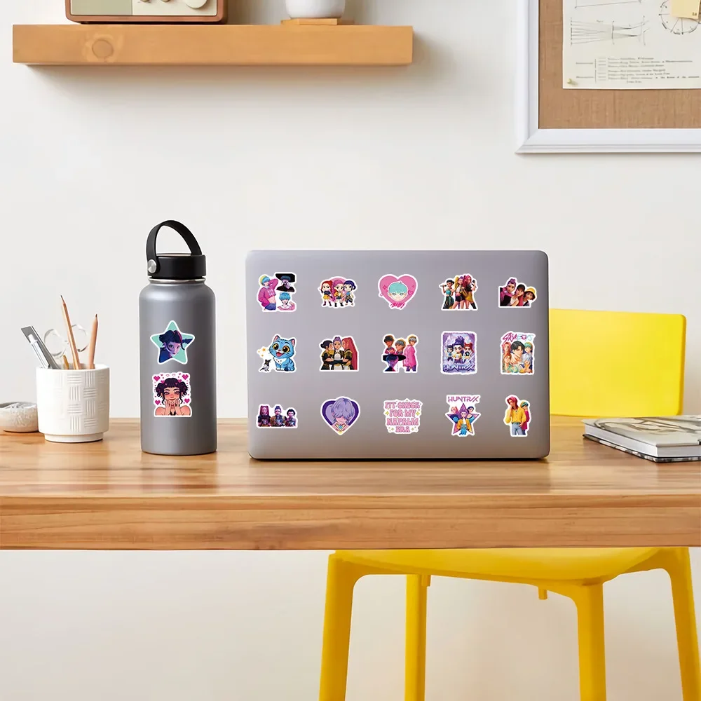 104 Stück Anime-Mädchen-Aufkleber: Lumi, Mila, Zoi, Hexenjäger – wasserfeste Aufkleber für Laptop, Skateboard, Wasserflasche, Gitarre, Koffer, Handy. – Detail 7