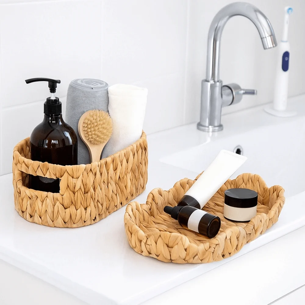 

Large Capacity Straw Woven Storage Basket Dustproof Decorative Water Hyacinth Basket with Lid Cosmetic Storage Box Bathroom