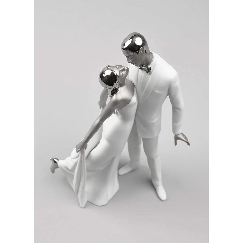 Happy Anniversary Couple Statue. Silver Luster. Porcelain Anniversary Commemorative Figure. Handmade in Spain Decoration Crafts