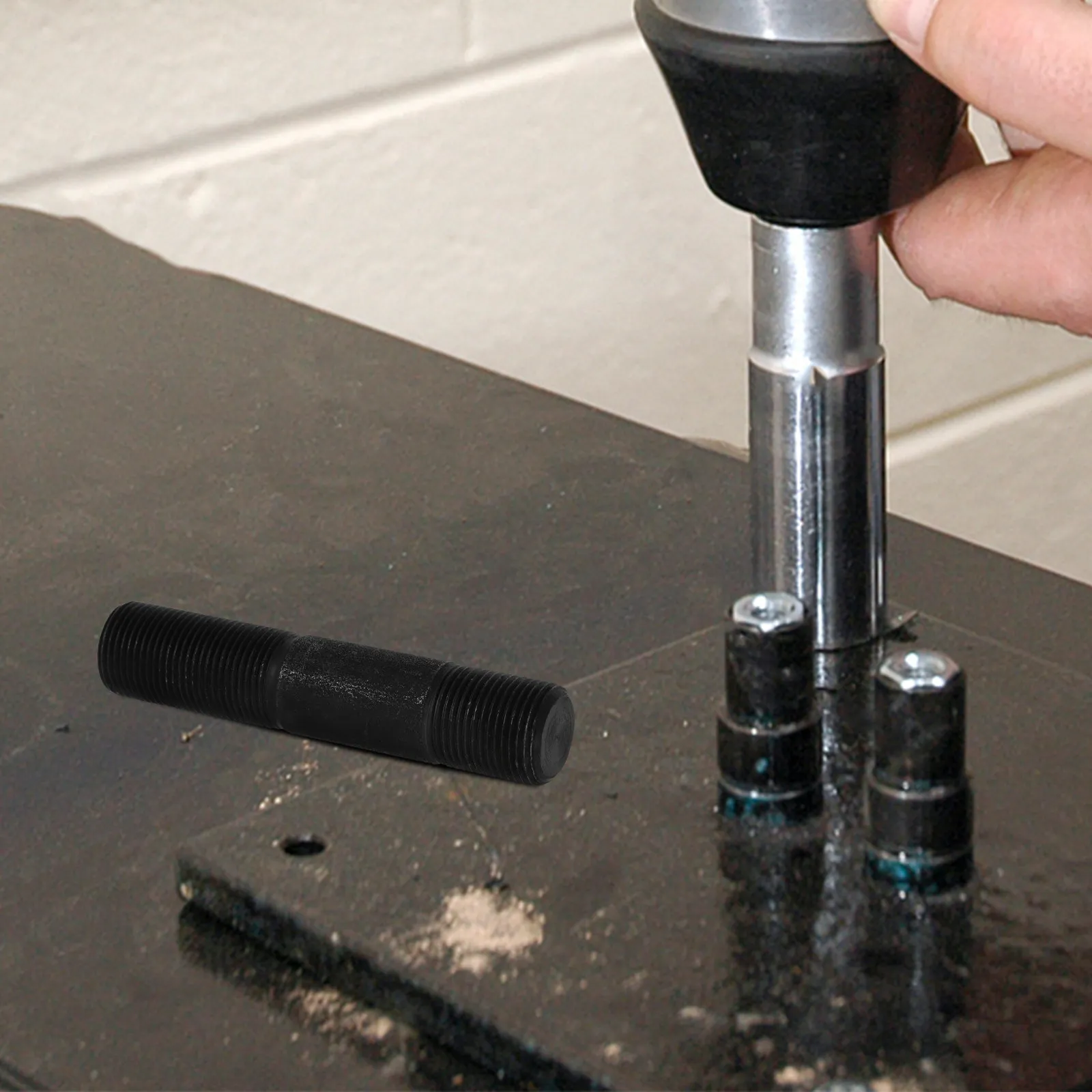 

Гидравлический пробойник-перфоратор для электротехнических труб и металлического листа, ручной, черный, 150G, в комплекте с гидравлическим прутком и