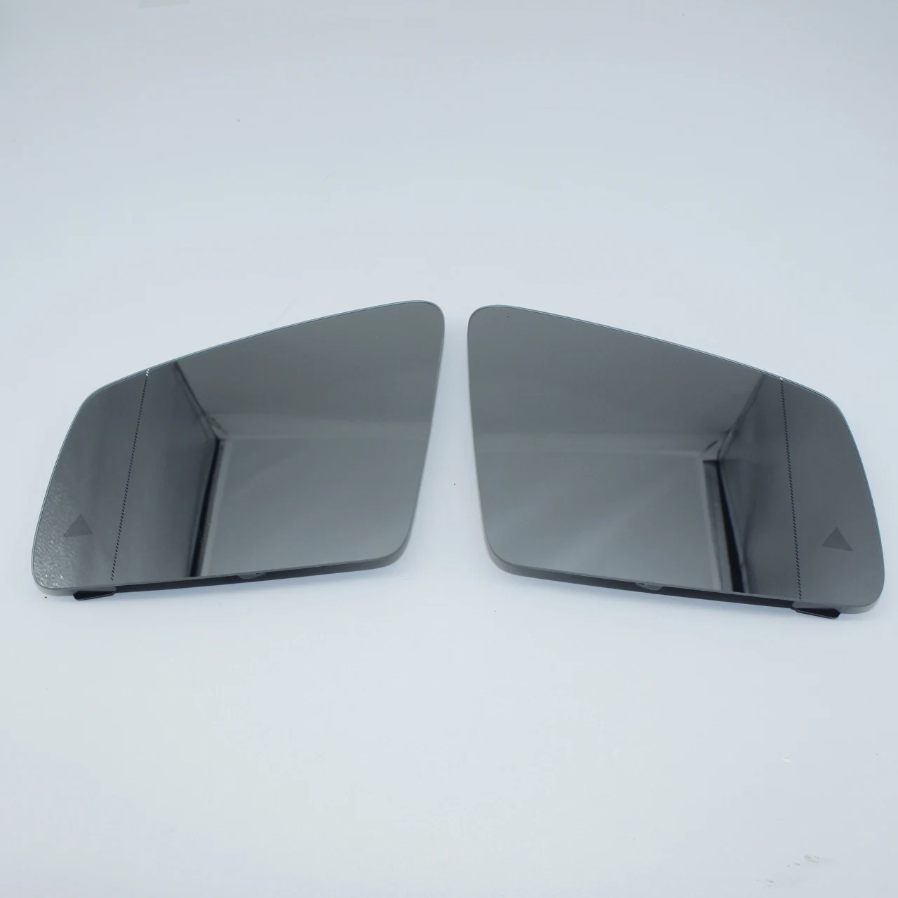 

Left or Right Heated Wing Mirror Glass with Blind Spot Detection For Mercedes-Benz C-Class 2011-2013& CLA 2013+