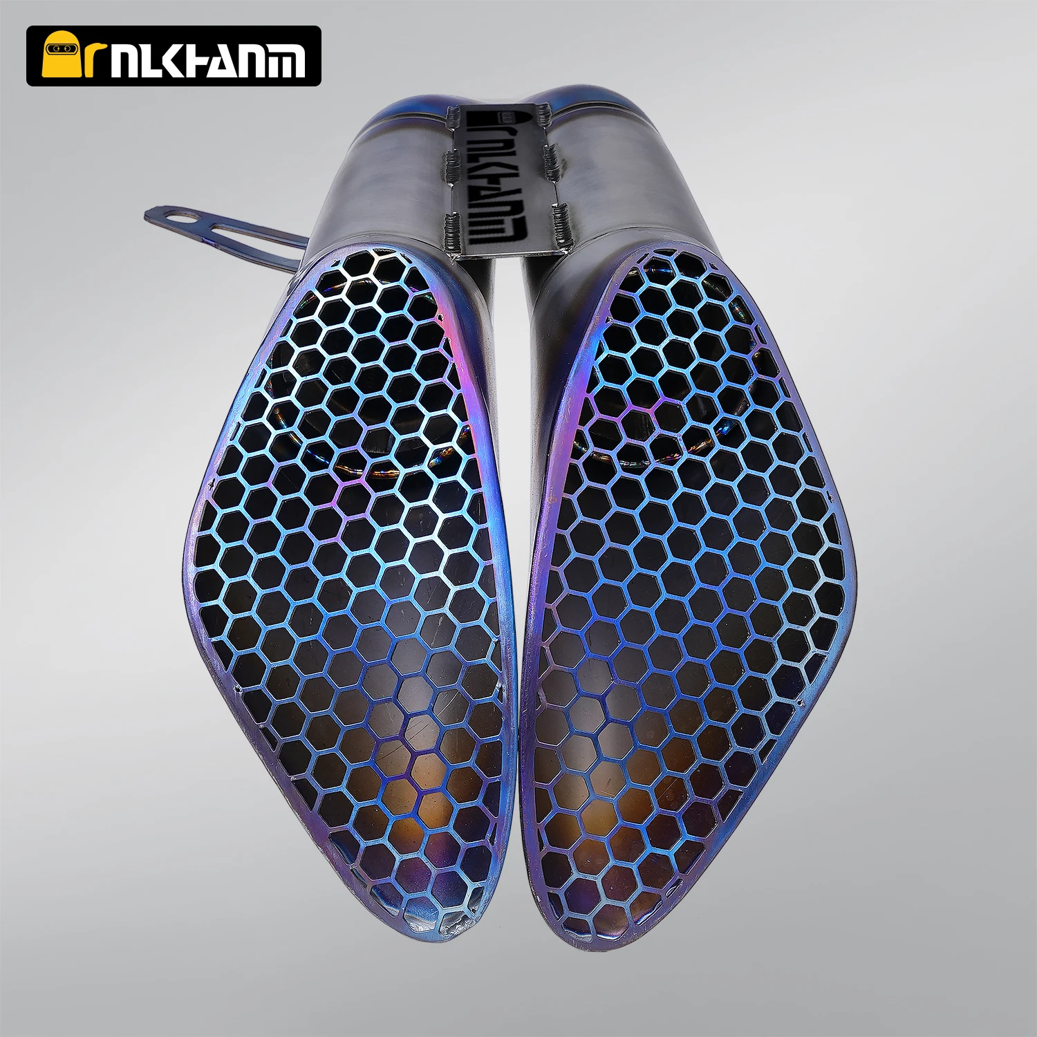 لتعديل نظام عادم الدراجة النارية سوزوكي GSX-R1000 Ti. الواجهة الأمامية لسوزوكي GSX-R1000 2017-2021