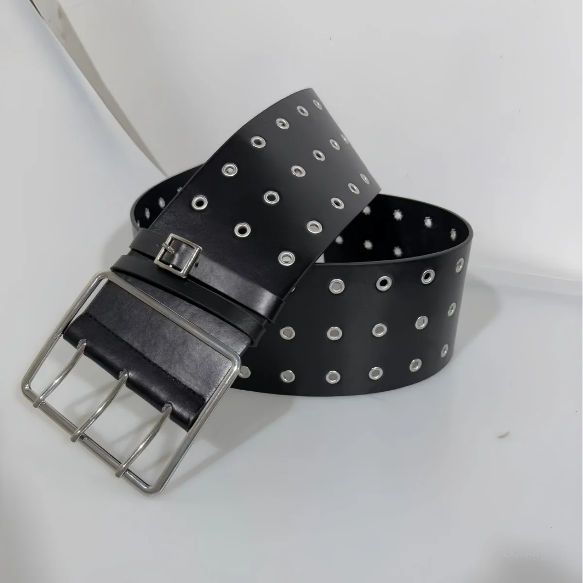 Moda super larga ilhó cinto preto cosplay millennial y2k menina quente personalidade jeans cinto tendência ins acessórios de roupas 2025