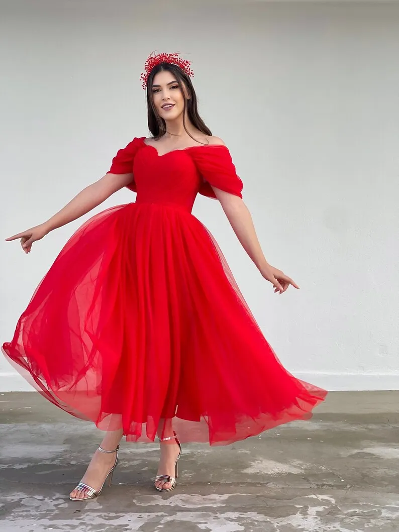 Tulle Sweetheart a-line abiti da sera al largo della spalla abito da festa di nozze lungo il tè eleganti pieghe abiti da Cocktail 2024