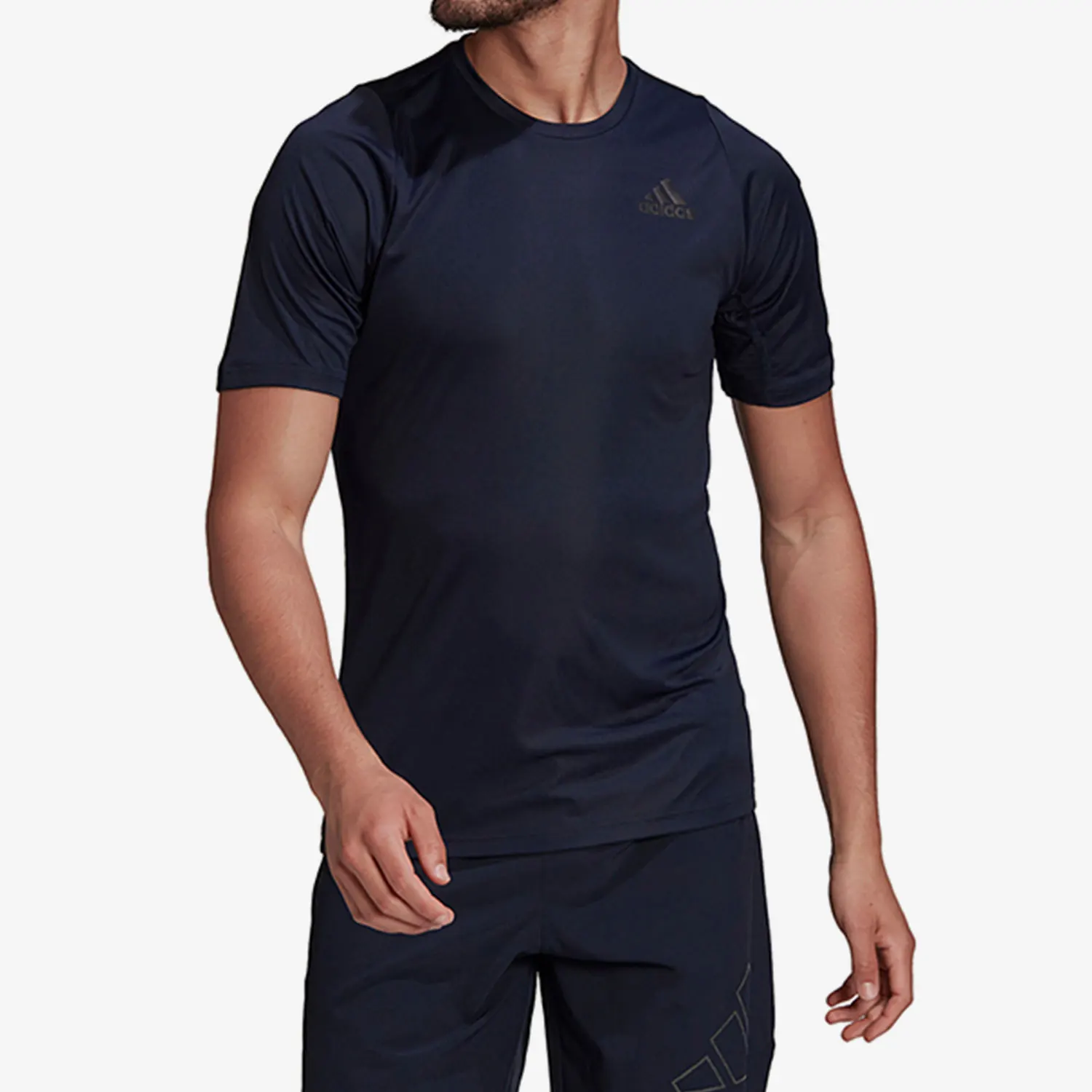 

Мужская спортивная повседневная футболка с коротким рукавом Adidas Originals New Season HC0408