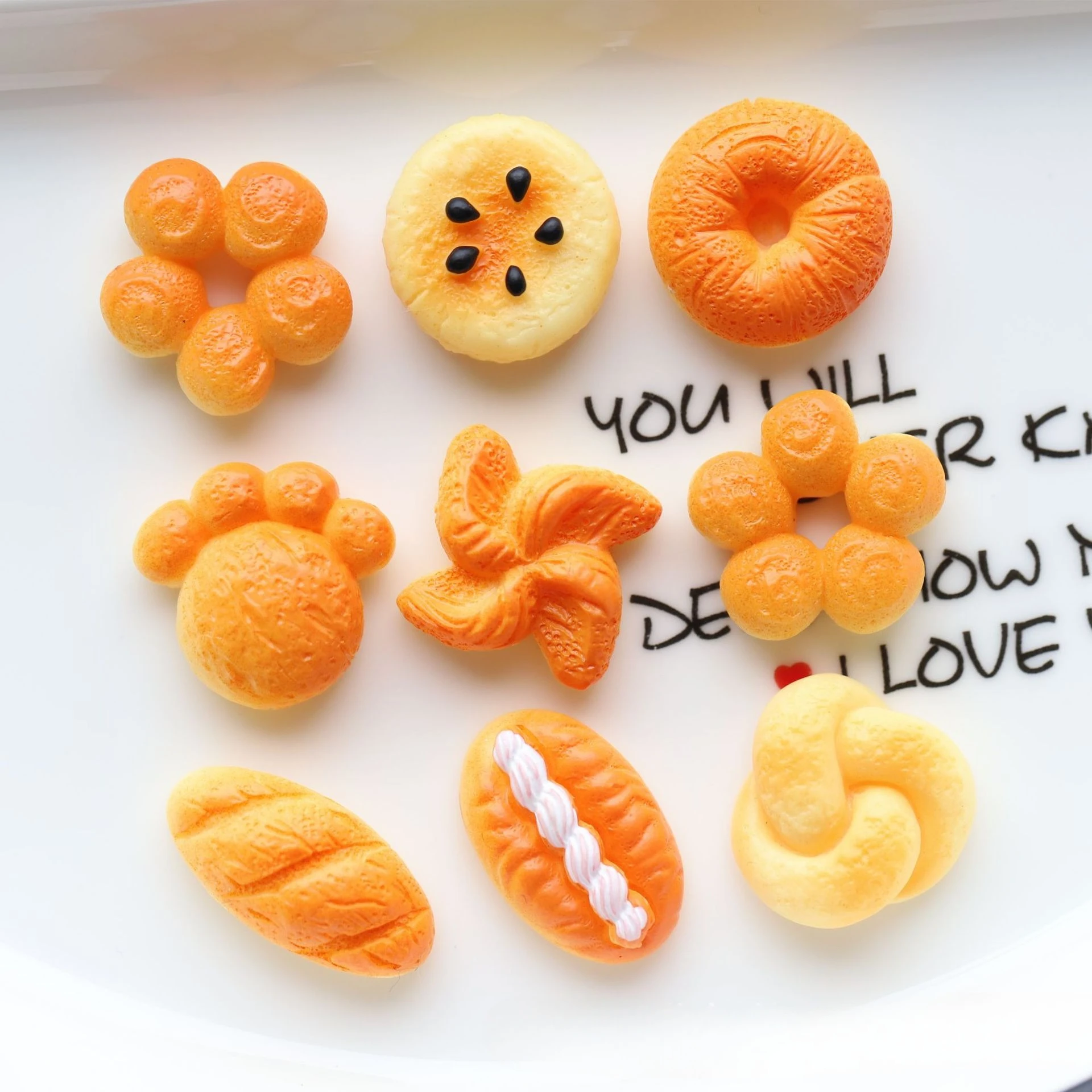 

5pcs Mini Bread Desserts Baking Bread Toast Food Model Kitchen Scene Dollhouse Scale DIY Doll Accessories Decoration Home Decor