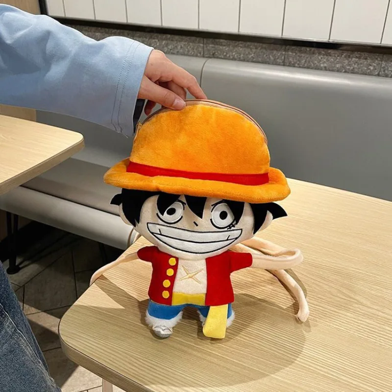Neue One Piece Luffy Umhängetasche, hochwertige Farbgebung, Cartoon, niedliche Puppenform, große Kapazität, tragbare Strohhut-Plüsch-Umhängetasche – Detail 6