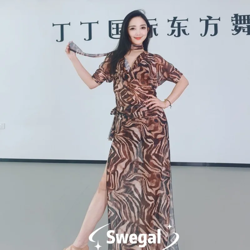 

Customized Swegal Belly Dance Practice Robe Dark Brown Leopard Pattern Mesh Swinging Collar Loose Robe