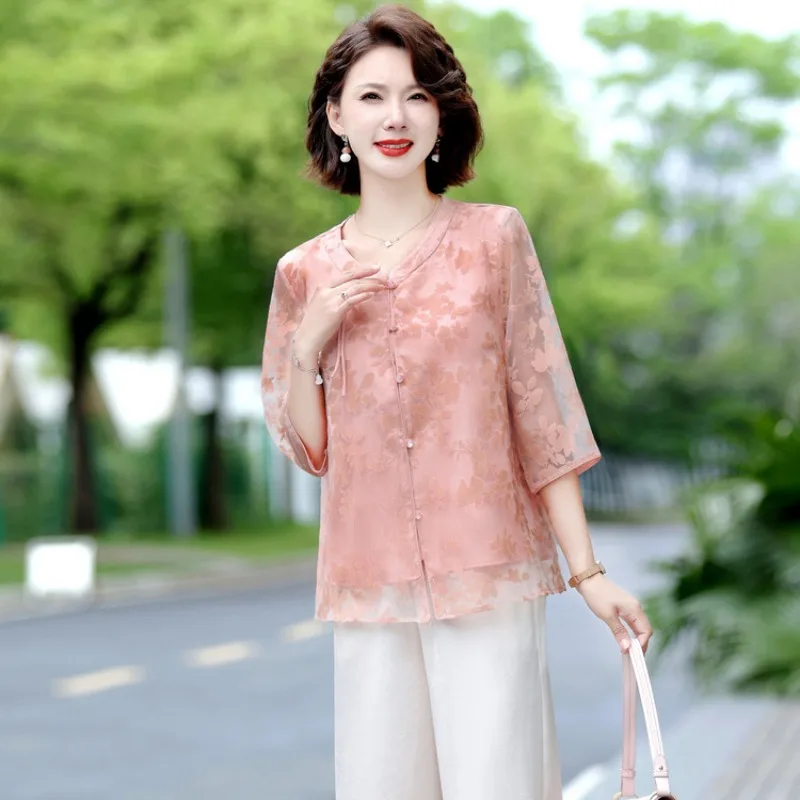 Pakaian Musim Panas Ibu Paruh Baya Baru 2025 Kemeja Bersirkulasi Set Celana Kaki Lebar Setelan Dua Potong Elegan Modis untuk Wanita Lanjut Usia
