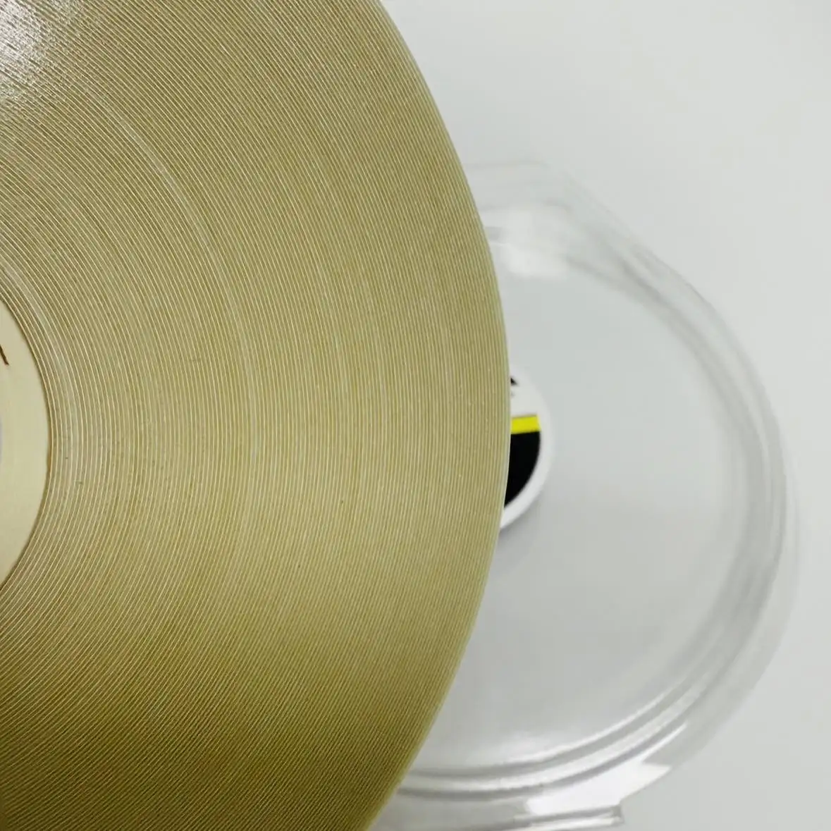 شريط لاصق مقاوم للماء بطول 36 ياردة على الوجهين 1.0 سم، مع غلاف خارجي، شريط وصلة شعر ثابت بقوة