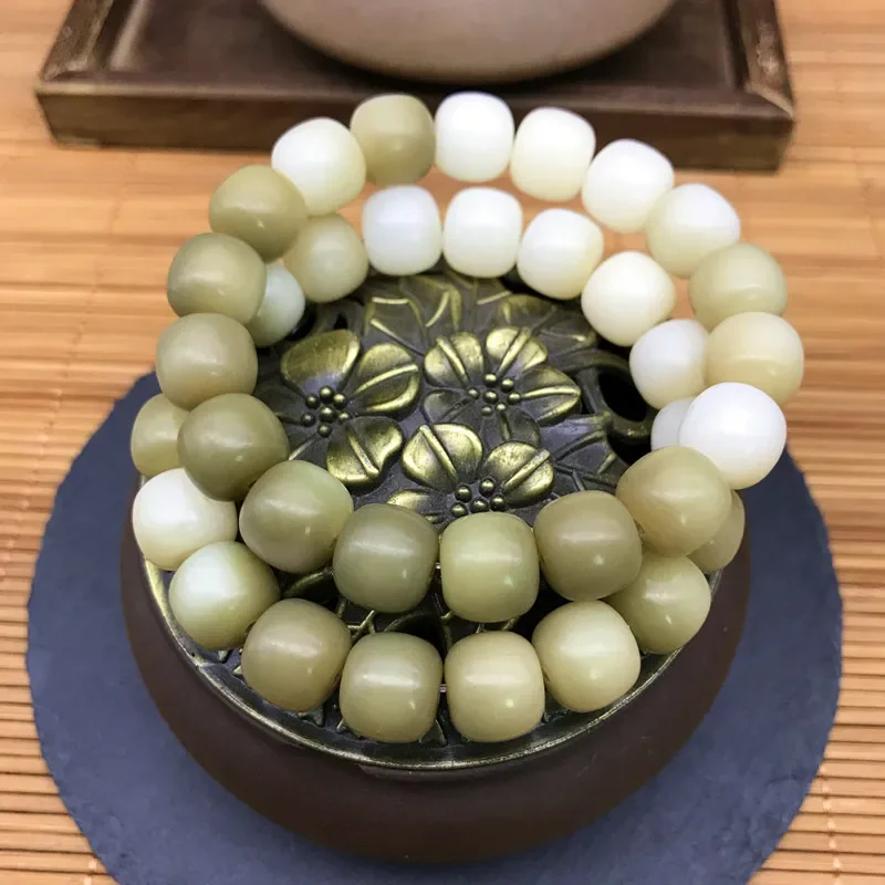 Gradually changing bodhi root hand string Yin skin green floating flower white jade Buddha bead text play lady hand string