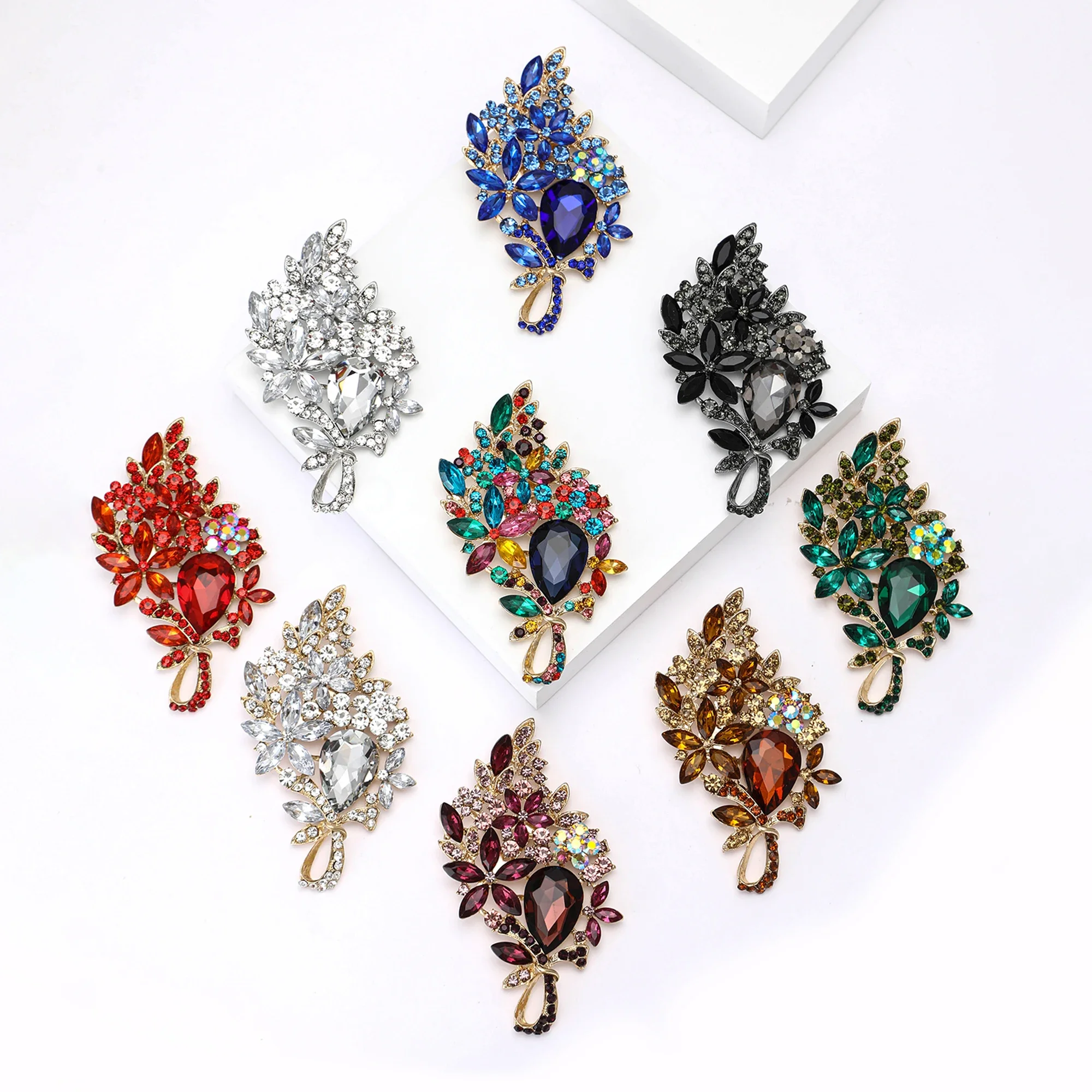 Beaut&Berry Luxury Shiny Large Glass Flower Brooches for Women Unisex Crystal Pins Casual Party Accessories New Gifts Friends