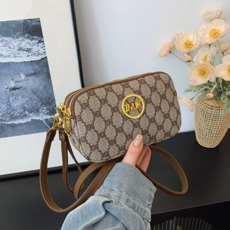 

New 2025 Luxury Camera Bag - Retro Printed Women's Crossbody Chest Pack, Versatile Handheld Shoulder Style