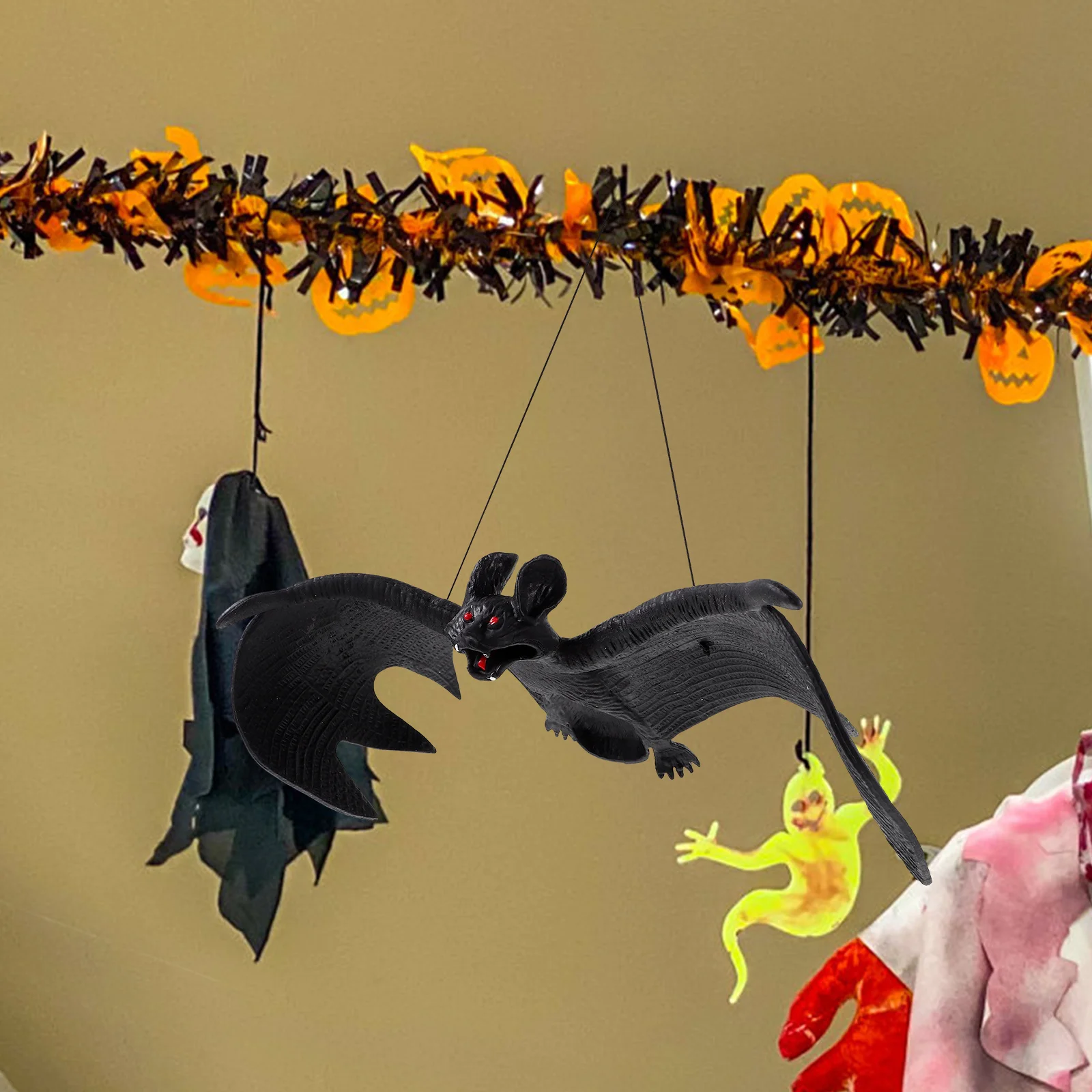 

3pcs Bat Pendant Extra Large Realistic Halloween Rubber Hanging Decor For Window Garden Party Halloween Scene Decoration Pendant