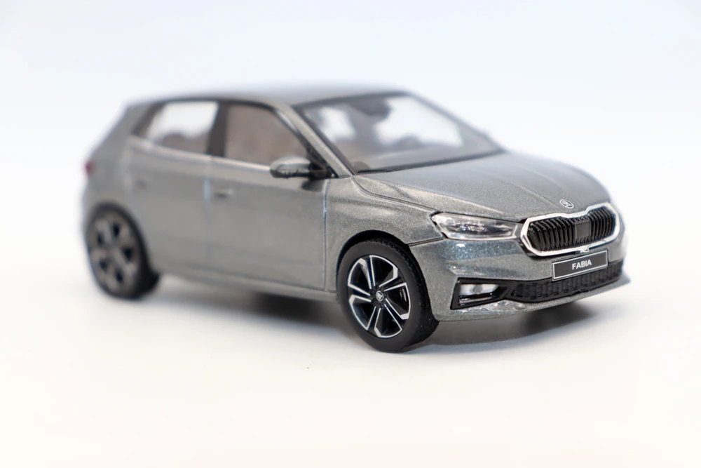 ダイキャスト-合金のおもちゃの車モデル,1:43スケール,skodaaファビア,ギフト,新しいコレクション