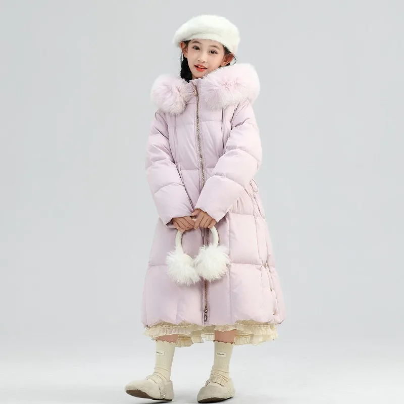 

Новинка 2025 года, хлопковое пальто с пуховым наполнителем для девочек, универсальная зимняя куртка с длинными рукавами и капюшоном, меховым воротником с приталенной талией