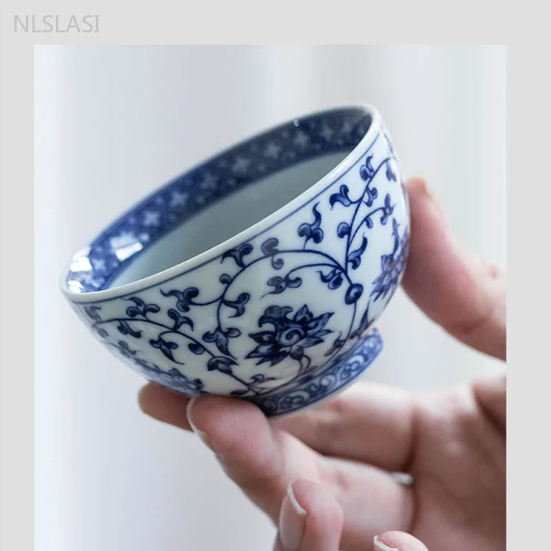 Exquisite Tea Cup Ceramic Tea Set Blue and White Porcelain Master Cup Hand-painted White Porcelain Cup Chinese Tea Accessories