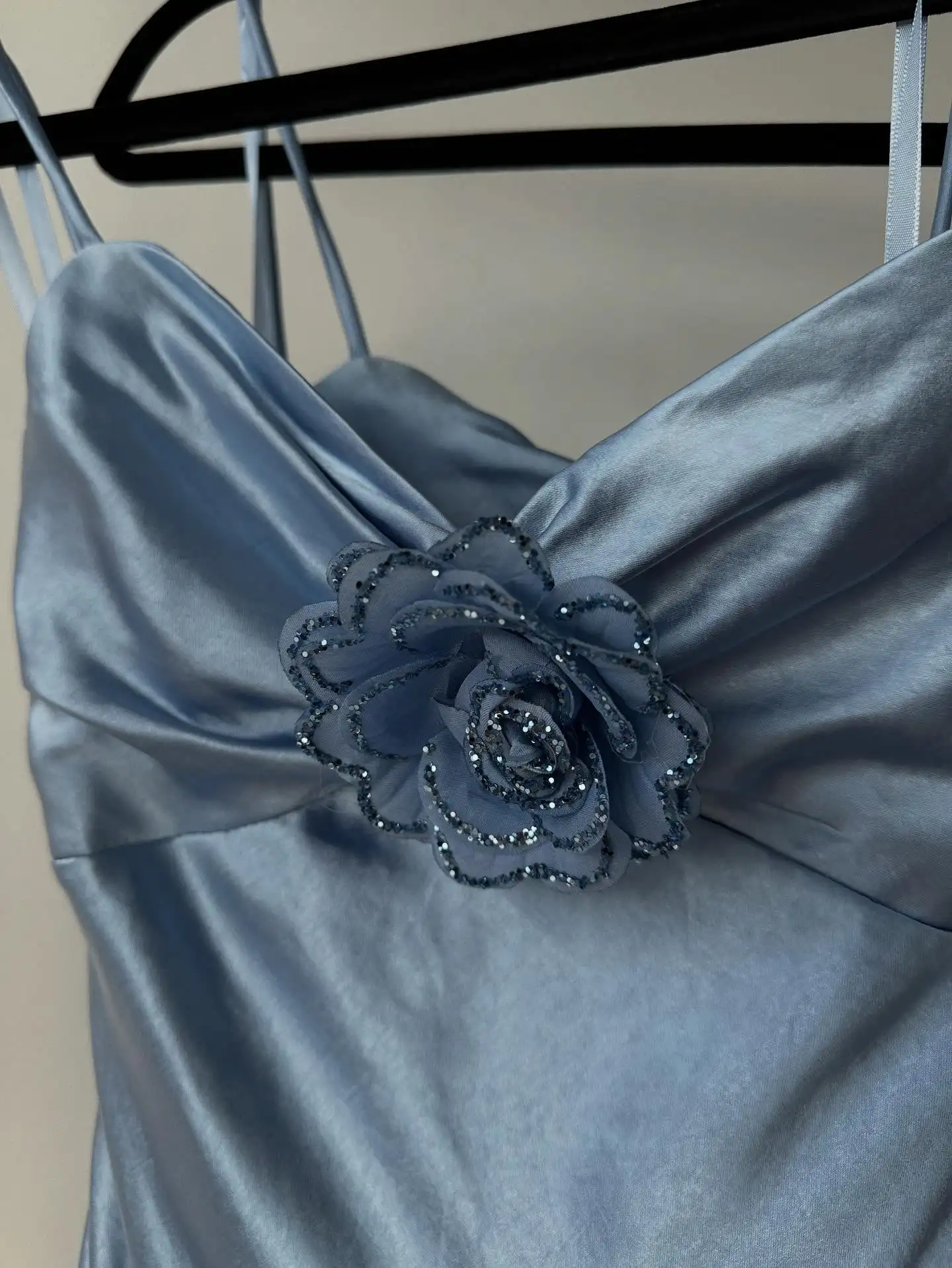 Maßgeschneiderte A-Linie-Spaghettiträger, elegantes formelles Abendkleid, modische, maßgeschneiderte Anlasskleider, moderne, zarte Promi-Kleider