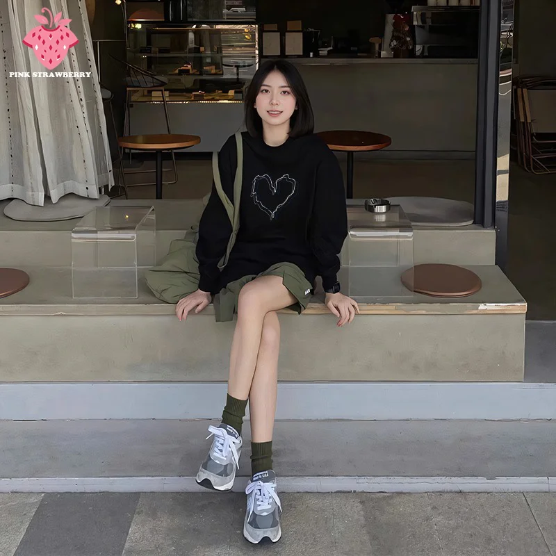 

Love Heart Print Plush Sweatshirt Women Autumn Winter 2025New Oversize O-Neck Black Loose Pullover Hoodie Y2KTop Ladies clothing
