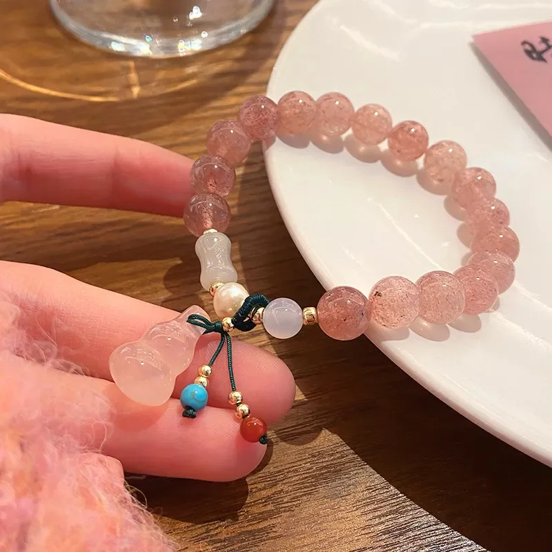 super-fairy-sweet-small-fresh-elegant-princess-wind-strawberry-crystal-bracelet-chalcedony-gourd-girl-heart-handmade-jewelry