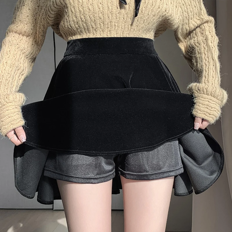 Black Velvet Short Skirt Female Autumn Winter 2023 New High Waist Vintage Slim Mini Skirts Preppy Style A-line Loose Kawaii Saia