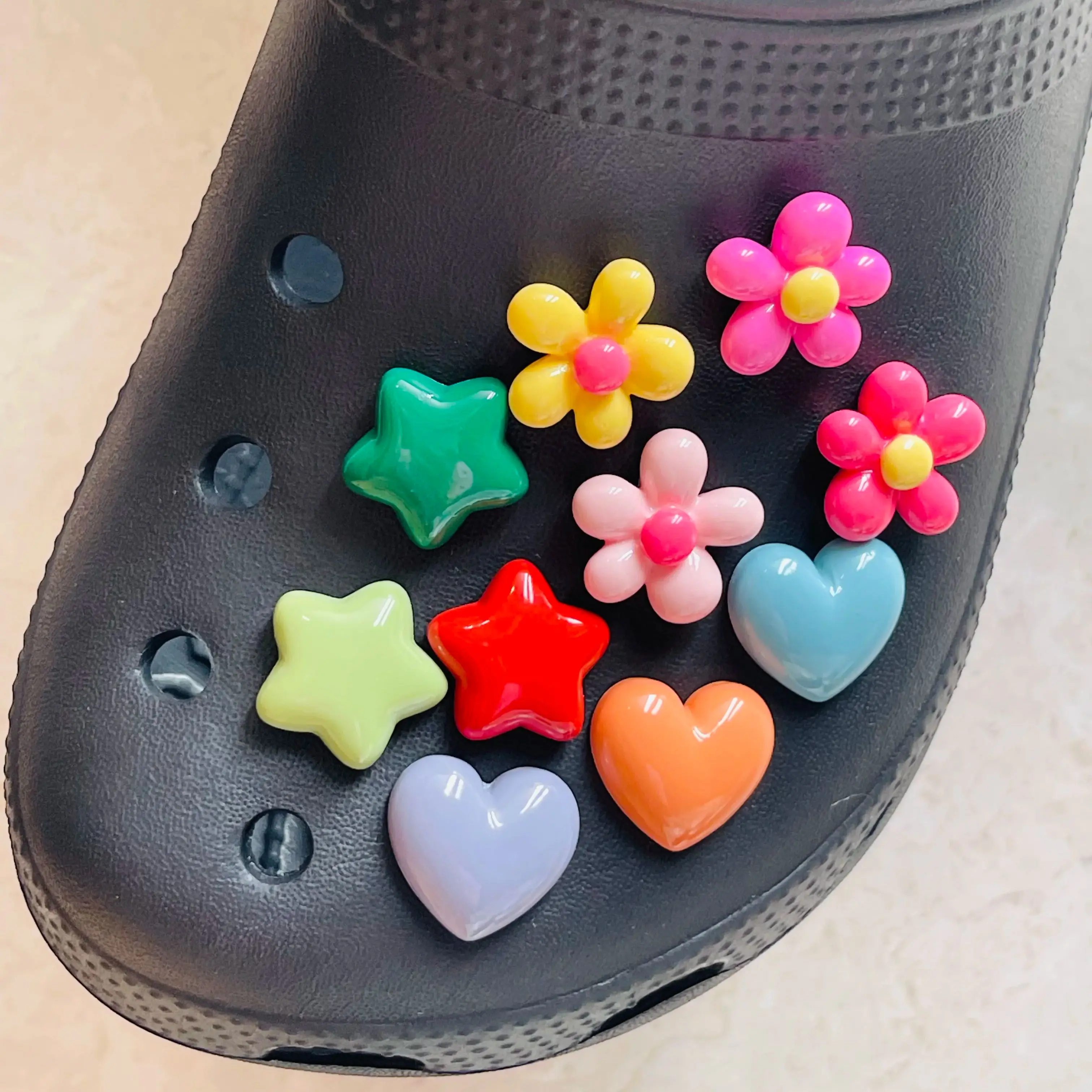 Breloques de chaussures en résine, fleur colorée, étoile, cœur, accessoires de pantoufles, sabot à boucle, chaussures de jardin, boutons, ornements, cadeau, 1 à 10 pièces