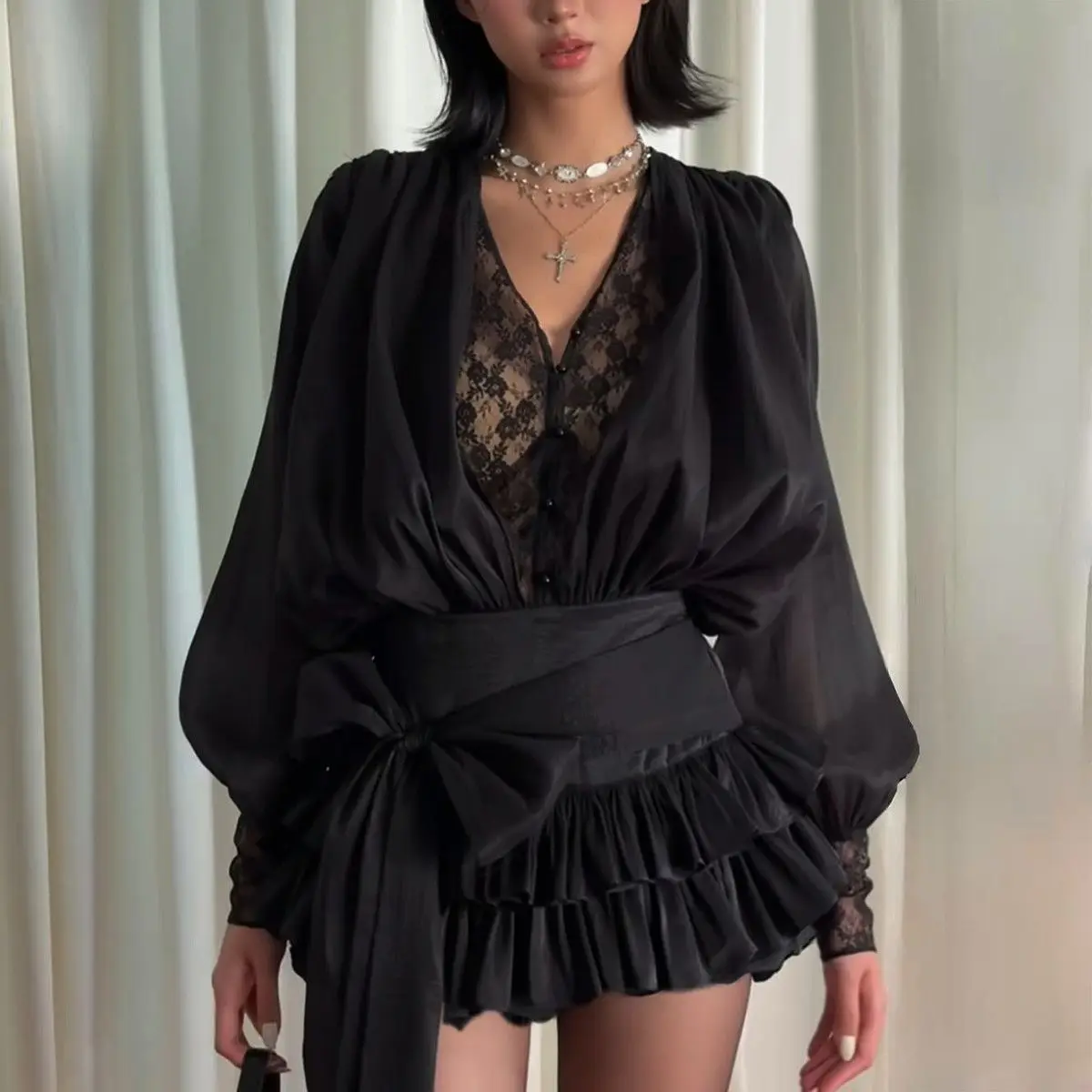 Sexy 2025 Long Sleeved Dress for Women in Autumn, Niche High-end Solid Color Temperament Dress