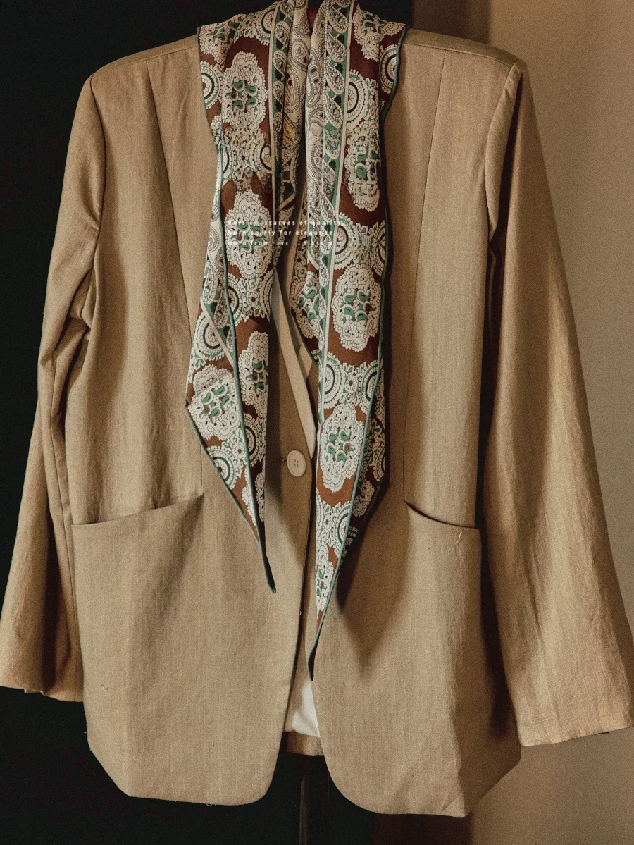 Echarpe-longue-en-soie-banila-20-momme-pour-femme-collection-printemps-Ete