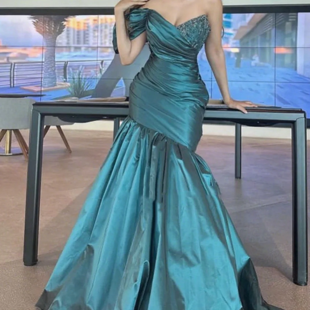 Perles Appliques gaine sirène sans manches dos nu Robes de luxe robes de soirée Satin robe de bal personnalisé 2025