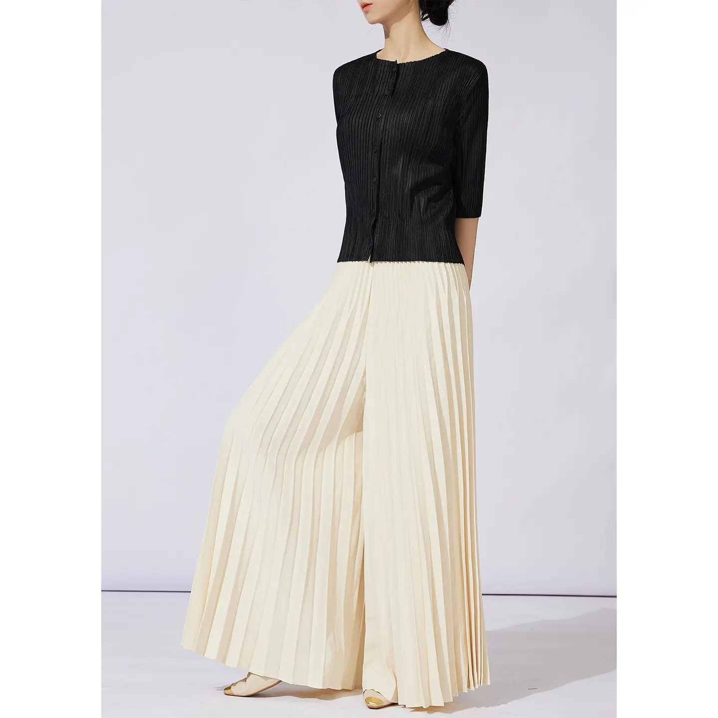 

Miyake Folds 2026 New High-waisted Simple Casual Pants Women Loose Minimalist Style Elastic Waist Comfortable Wide-legged Pants