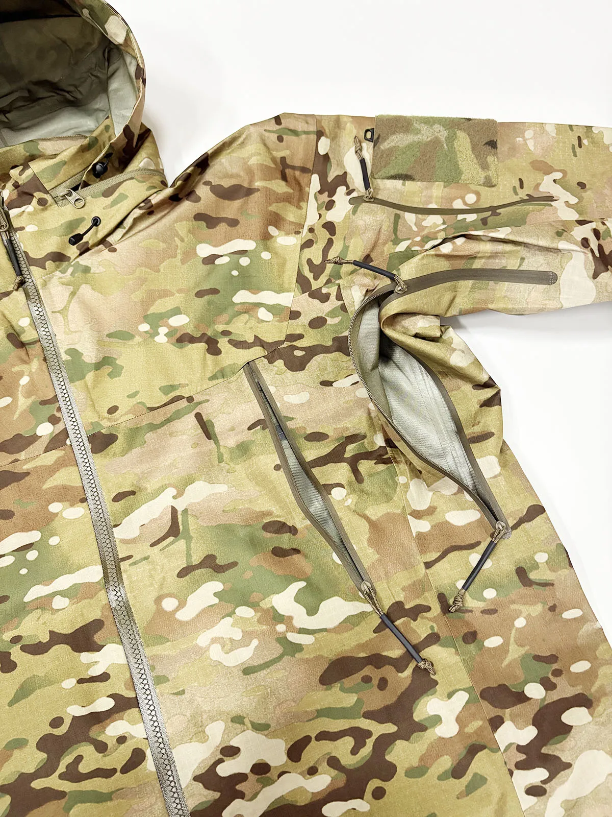 Outdoor Tactical Gen2 Hardshell-Jacke, winddicht, wasserdicht, atmungsaktiv und verschleißfest. – Detail 10