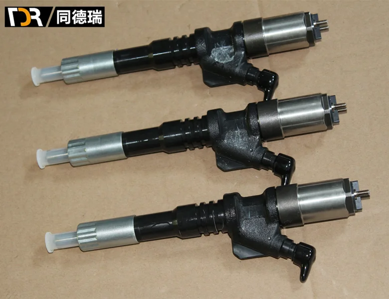 TLF SAA6D125E-5 حاقن الوقود 6251-11-3300 لحفارة PC500-10