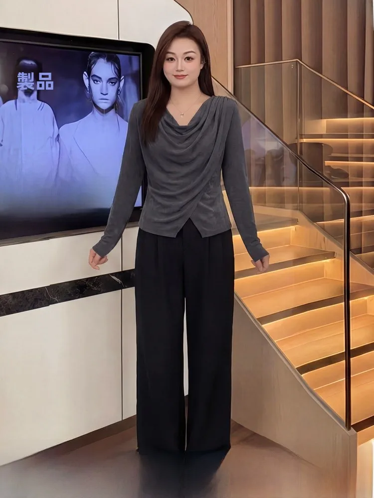 

Серый комплект из топа с V-образным вырезом и брюк с широкими штанинами, большие размеры, женский, весенний, модный дизайн, корейский стиль, с высокой талией, длинный.