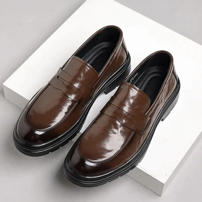 

Модная мужская повседневная обувь из натуральной кожи, деловые модельные туфли на толстой подошве, крутые лоферы без шнуровки
