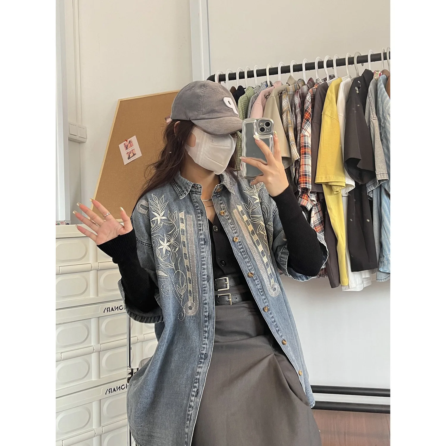 Designed retro symmetrical embroidered denim shirts for men and women summer loose short sleeved Polo collar couple cardigans