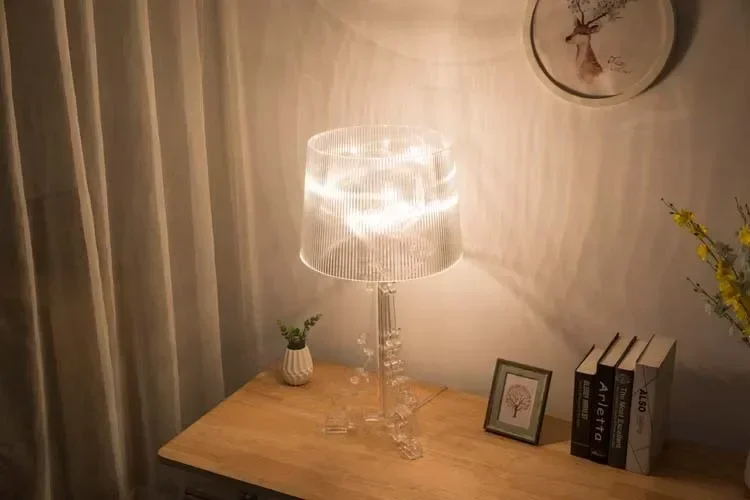 Acrylic Desk Lamp Creative Simplicity for Bedroom Study Room Personalized Decoration Baroque Ghosting Table Light Room Decor