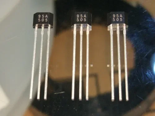 Бесплатная доставка 495A 95A SIP-3 линейный датчик Холла TO-92S