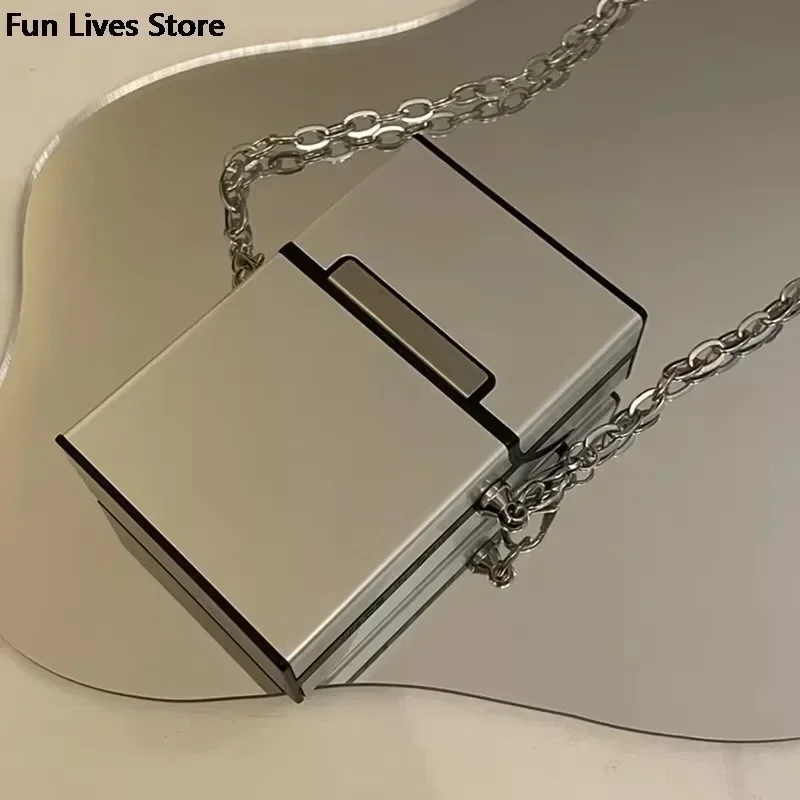 Metal Crossbody Bags Hard Purse Gothic Punk Style Mini Shoulder Bag Silver Chains Handbags Women Cool Pocket Pack Fashion Purses