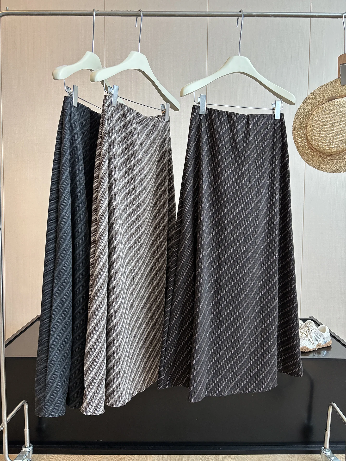 Retro Striped High Waist A-Line  Skirt Women's Autumn Slimming Fashionable Long Skirt DIYI Polyester Fiber Standard Fit