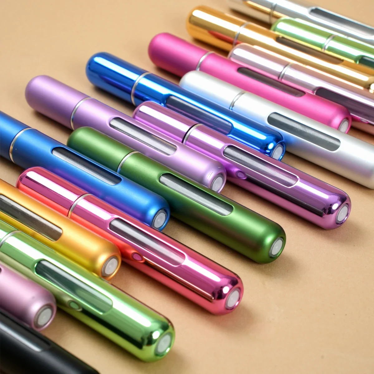 Butelka na perfumy wielokrotnego użytku 10 ml, przenośna, podróżna, bez zapachu, bez PVC, wykonana z metalu i plastiku, butelka z rozpylaczem do p