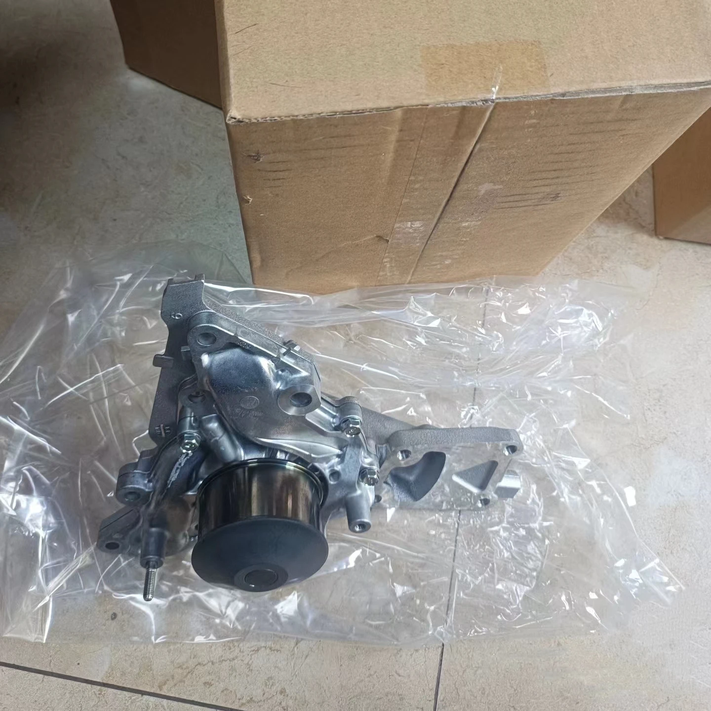 6G72 6G74 Water Pump For Mitsubishi L200 1996-2007 PAJERO II 1996-2001 SPORT SUV 1996- 3.5 V6 24V (V45W V25W) 1300A012