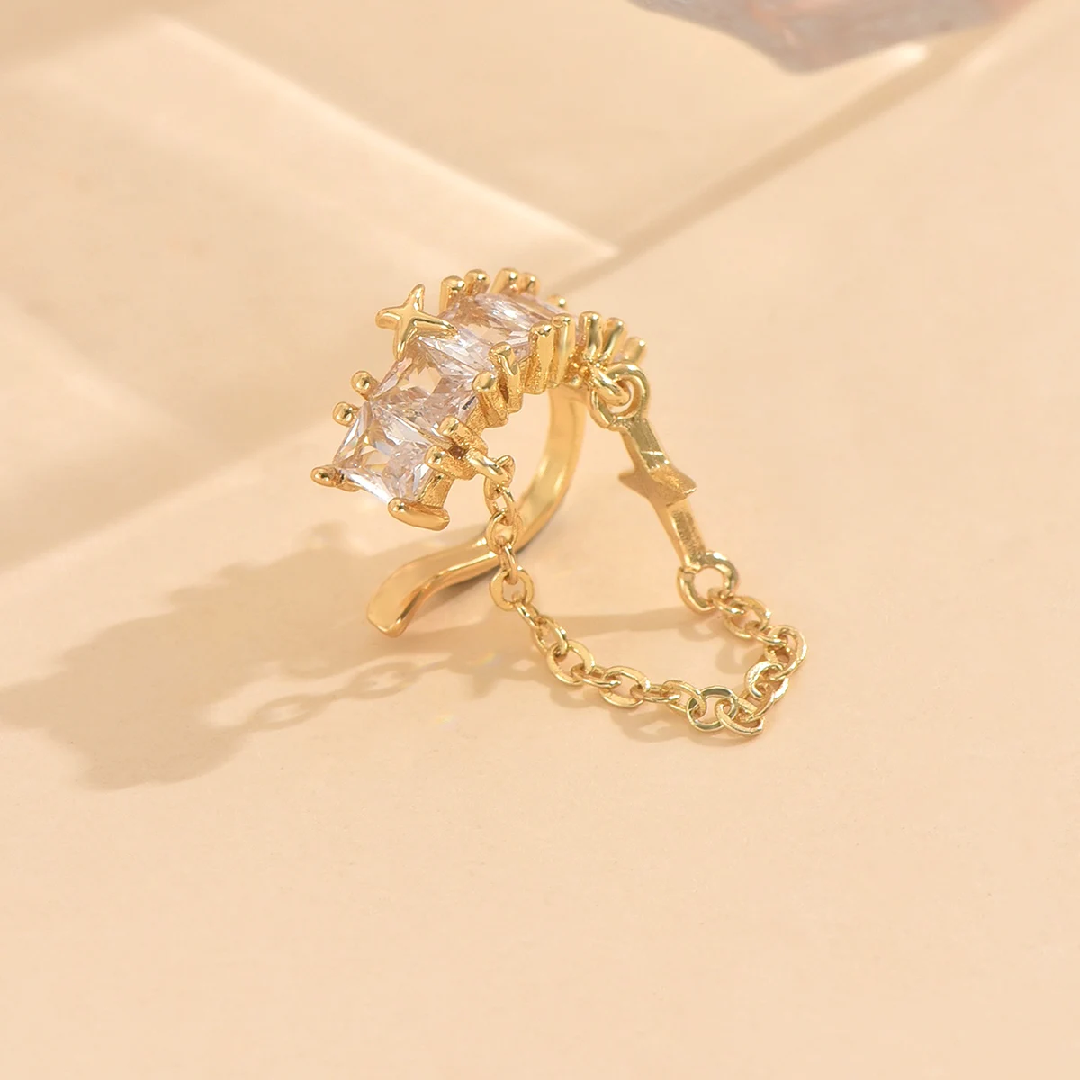 ZHONGVI Exquisite Gold Color Geometric Design Ear Clip Earrings for Women Non Piercing Fake Piercing Ear Cuff Earrings Jewelry